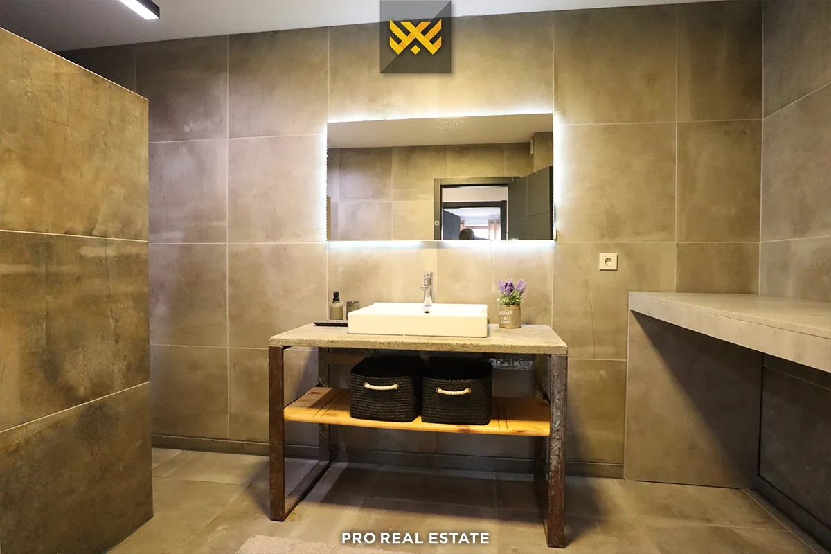 Banesë Penthouse 174m² me #QIRA në Dragodan