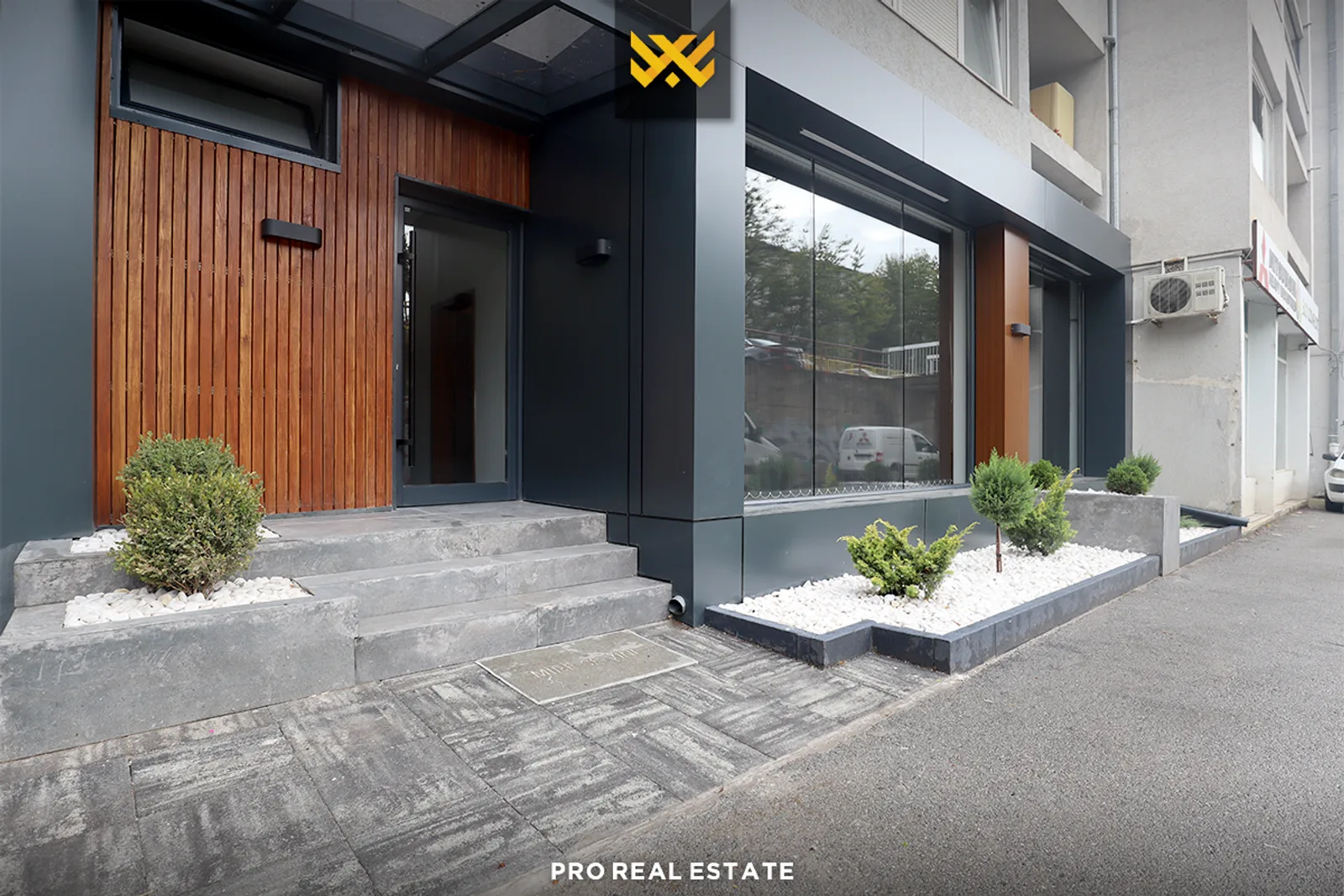 Lokal 120m² në #SHITJE në Ulpianë.