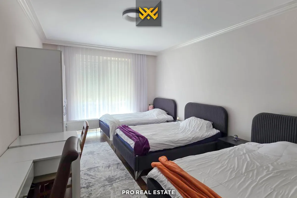 Shtëpi 450m² për #SHITJE në Veternik