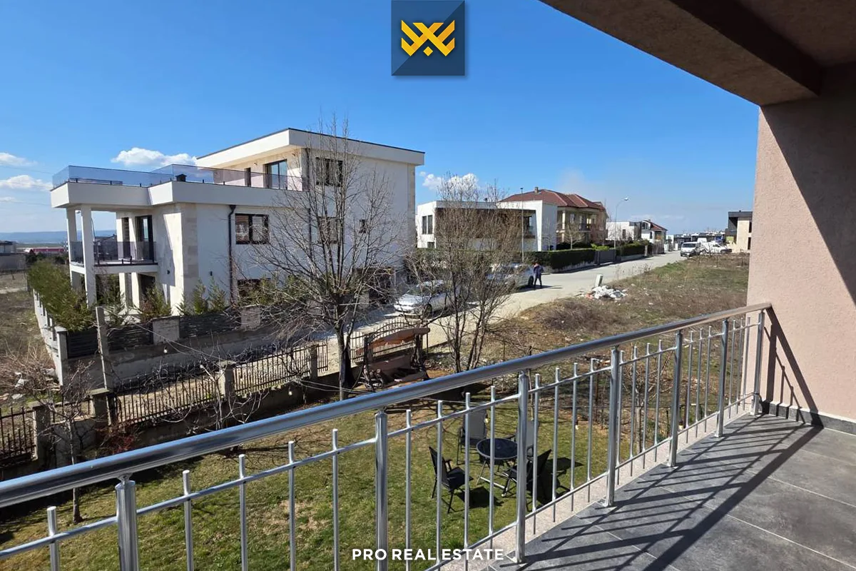 Shtëpi 450m² për #SHITJE në Veternik