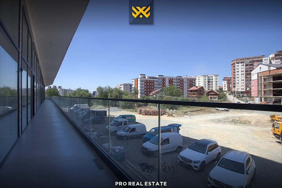 Lokal 111m² me #QIRA te Rruga A.