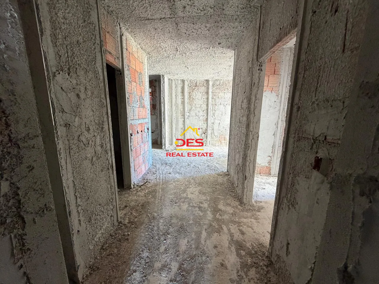 Shitet apartament 3+1 në orikum, vlorë.