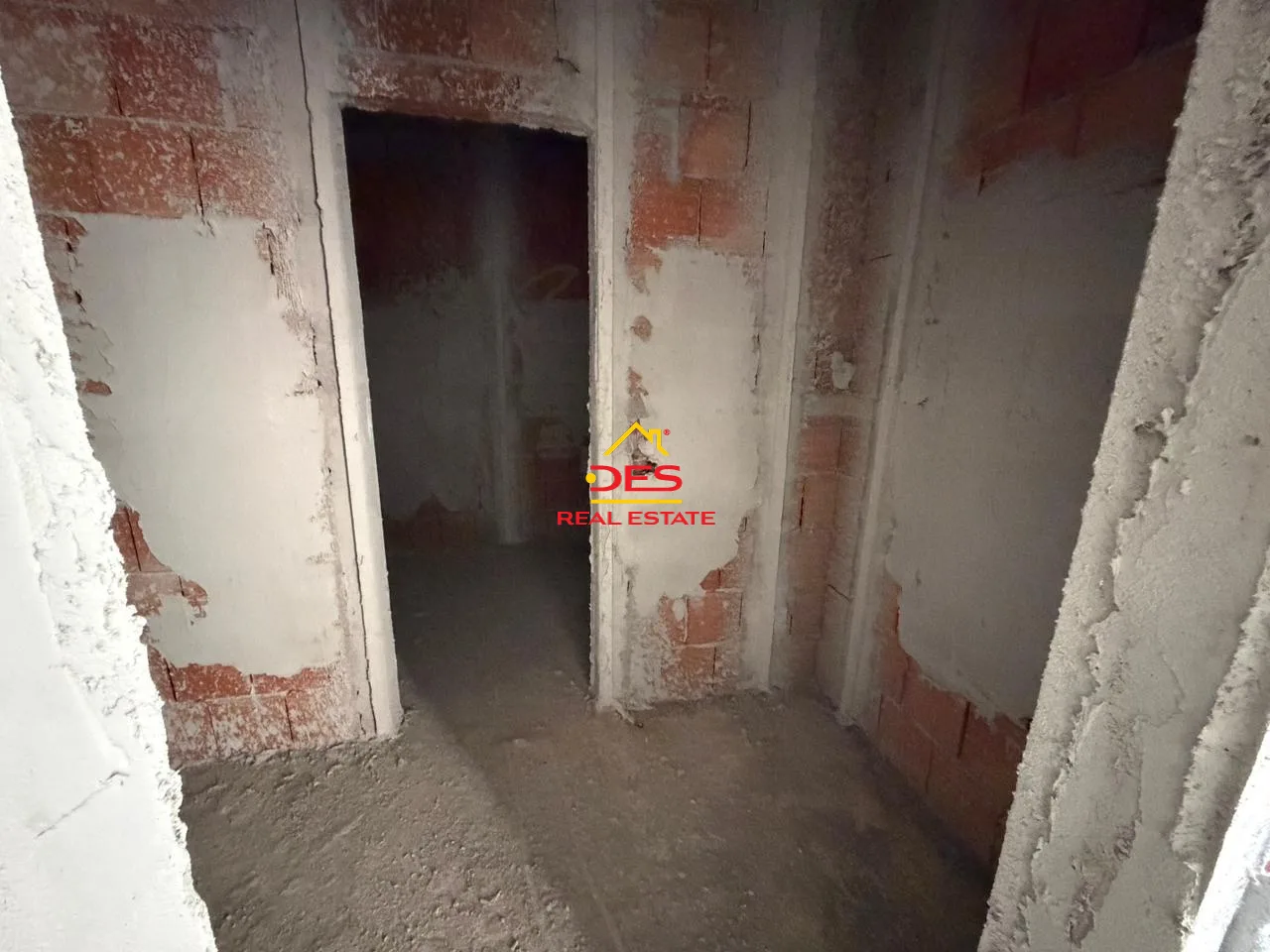 Shitet apartament 3+1 në orikum, vlorë.