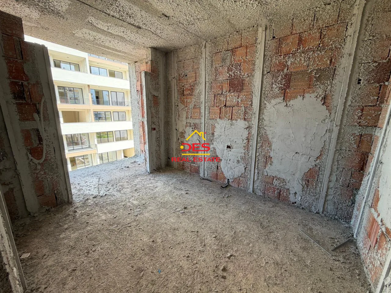Shitet apartament 3+1 në orikum, vlorë.