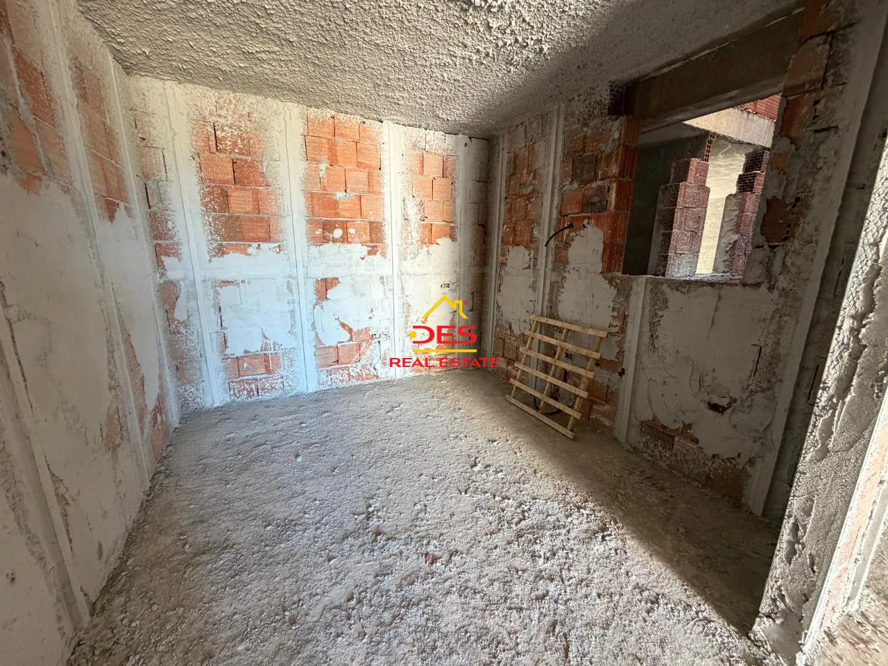 Shitet apartament 3+1 në orikum, vlorë.