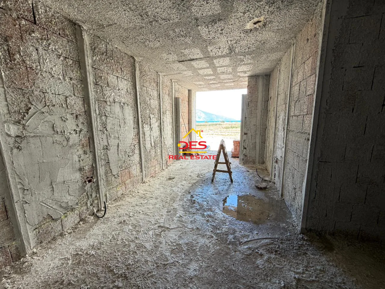Shitet apartament 3+1 në orikum, vlorë.