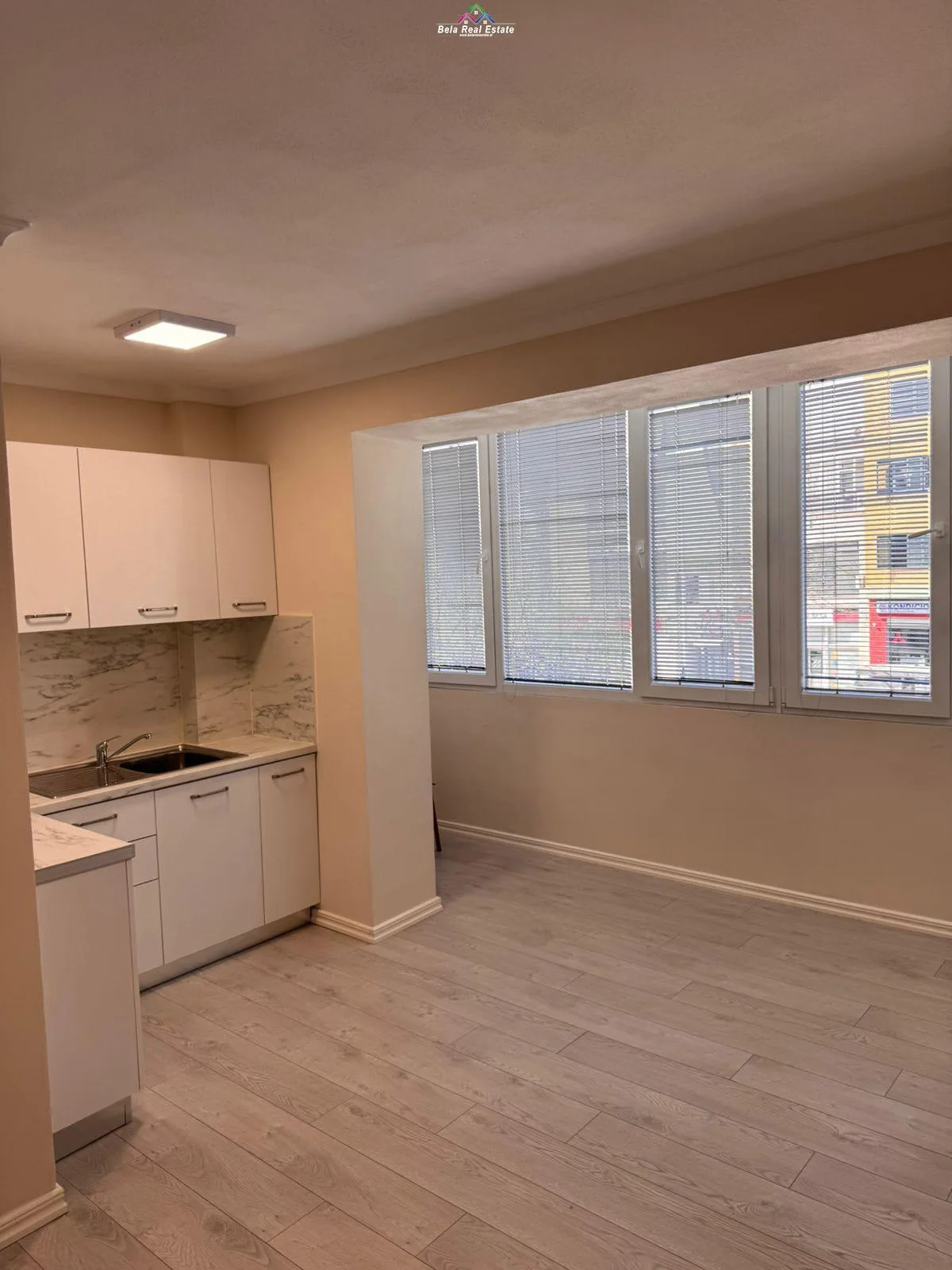 Zyre Me Qera 1+1 Tek 21 Dhjetori (ID BZ2951) Tirane