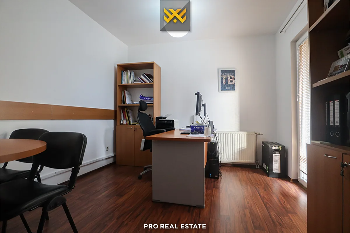 Shtëpi – Zyre 280m²+ 40m² me #QIRA në Pejton