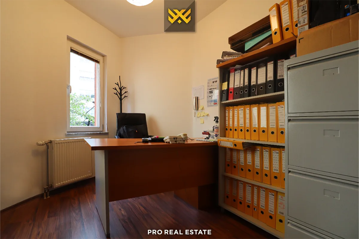Shtëpi – Zyre 280m²+ 40m² me #QIRA në Pejton
