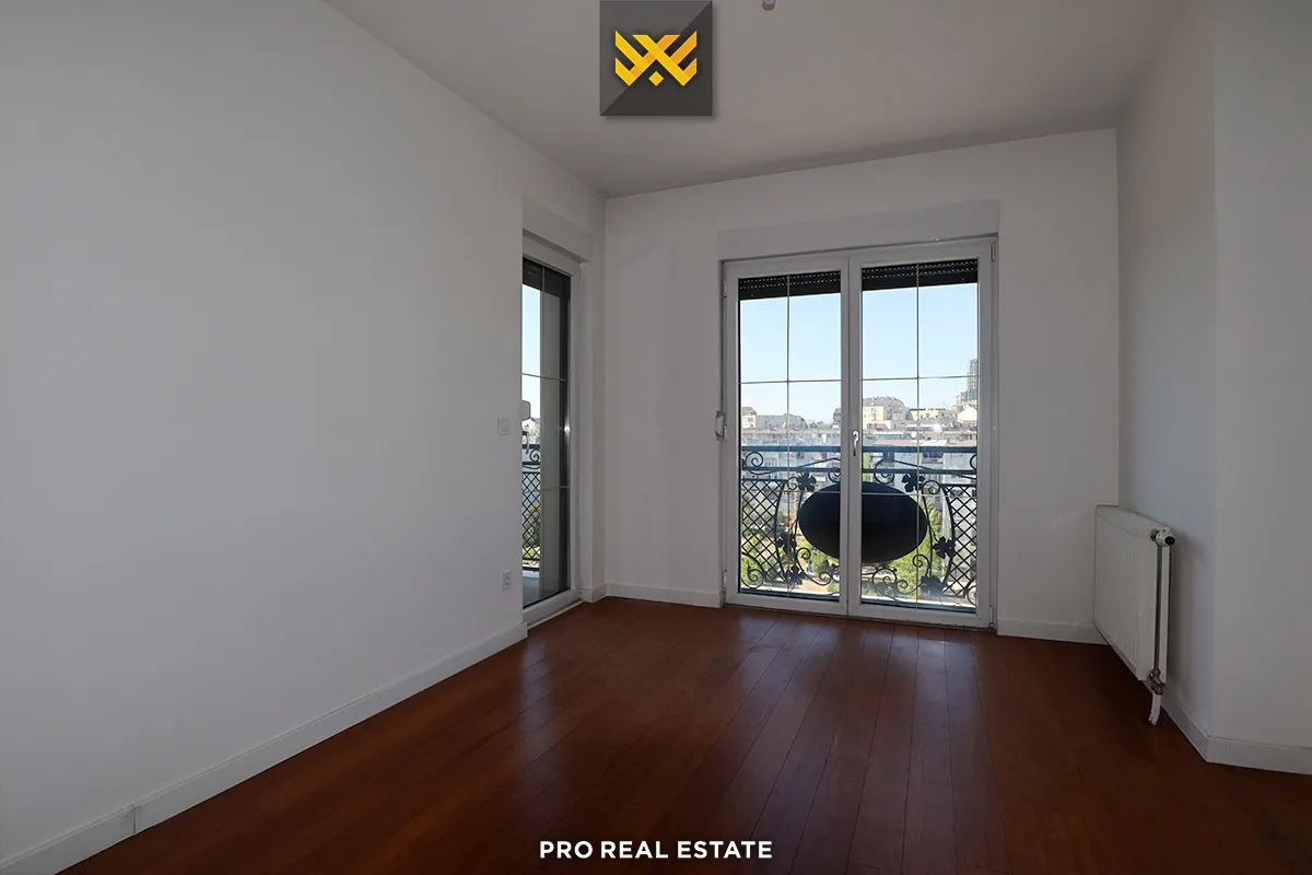 Banesë / Zyrë 119m²me #QIRA te Rruga B