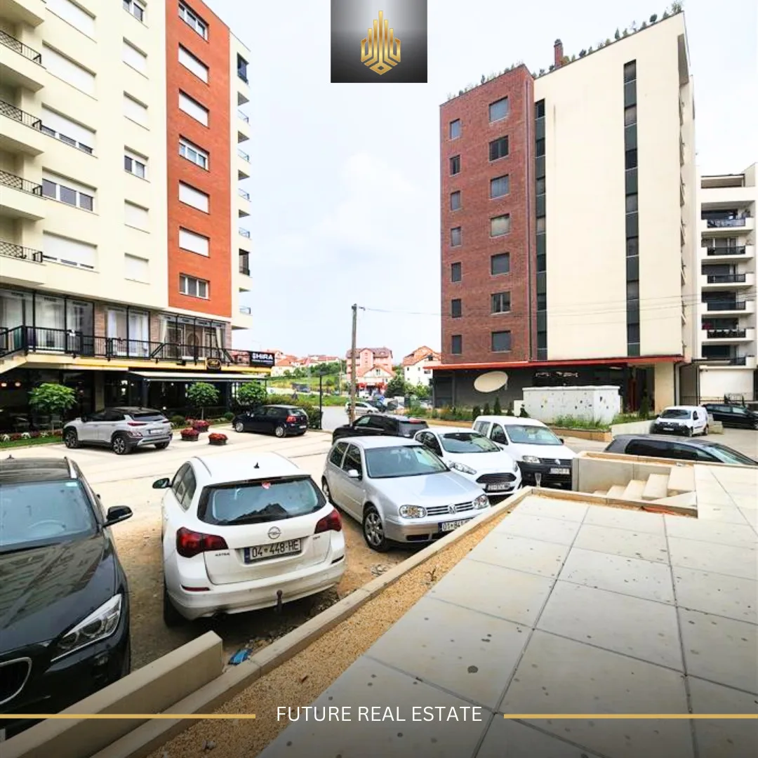 Lokal me QERA/168m²