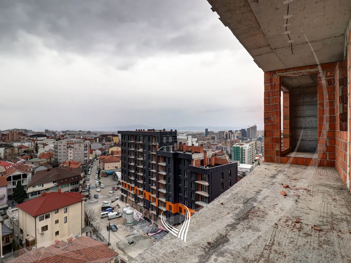 Banesë me 2 dhoma gjumi në shitje në lagjen e Muhaxherëve