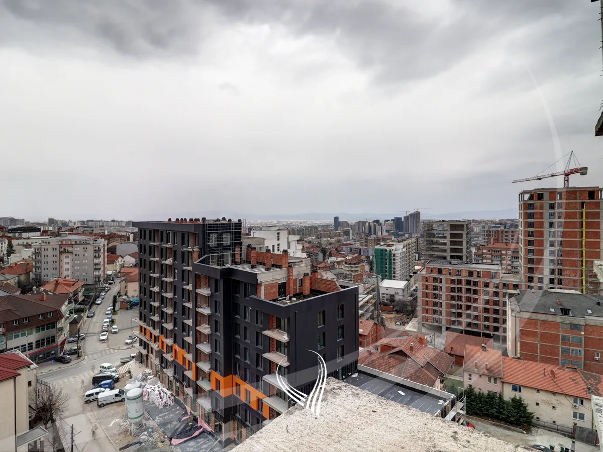 Banesë me 2 dhoma gjumi në shitje në lagjen e Muhaxherëve