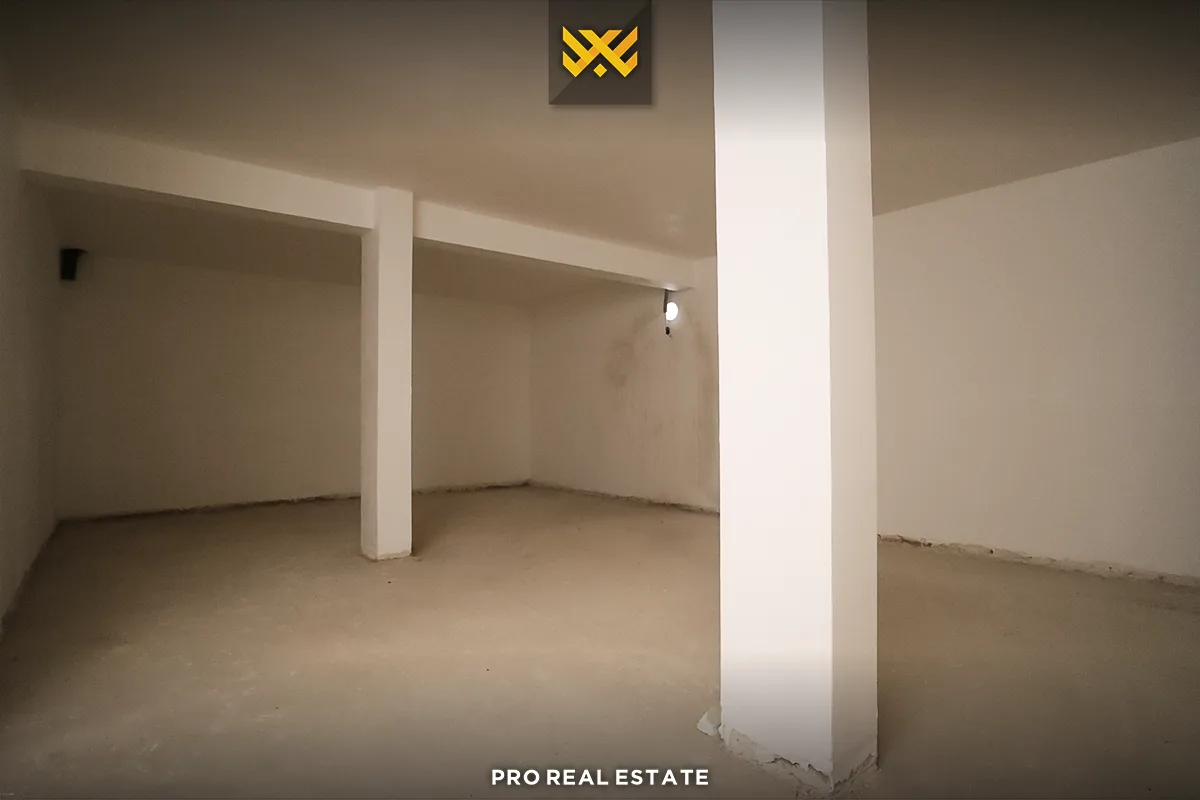 Shtëpi 585m² për #SHITJE në Royal Green Residence