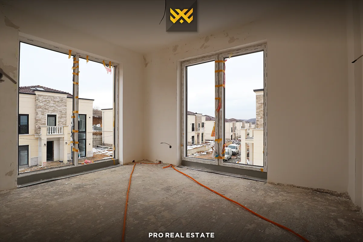 Shtëpi 585m² për #SHITJE në Royal Green Residence