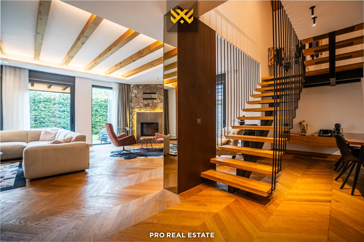 Villë 240m² për #SHITJE në Brezovicë