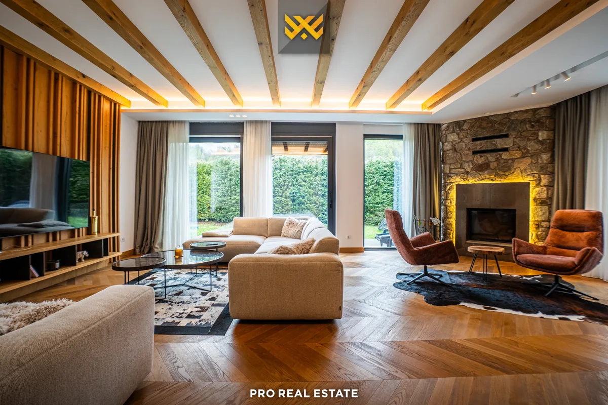 Villë 240m² për #SHITJE në Brezovicë