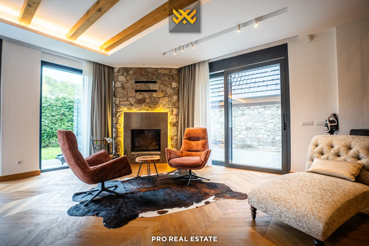 Villë 240m² për #SHITJE në Brezovicë