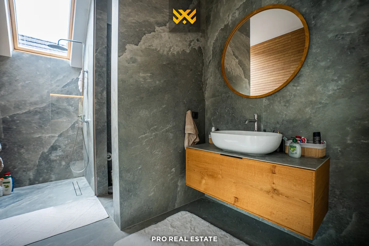 Villë 240m² për #SHITJE në Brezovicë