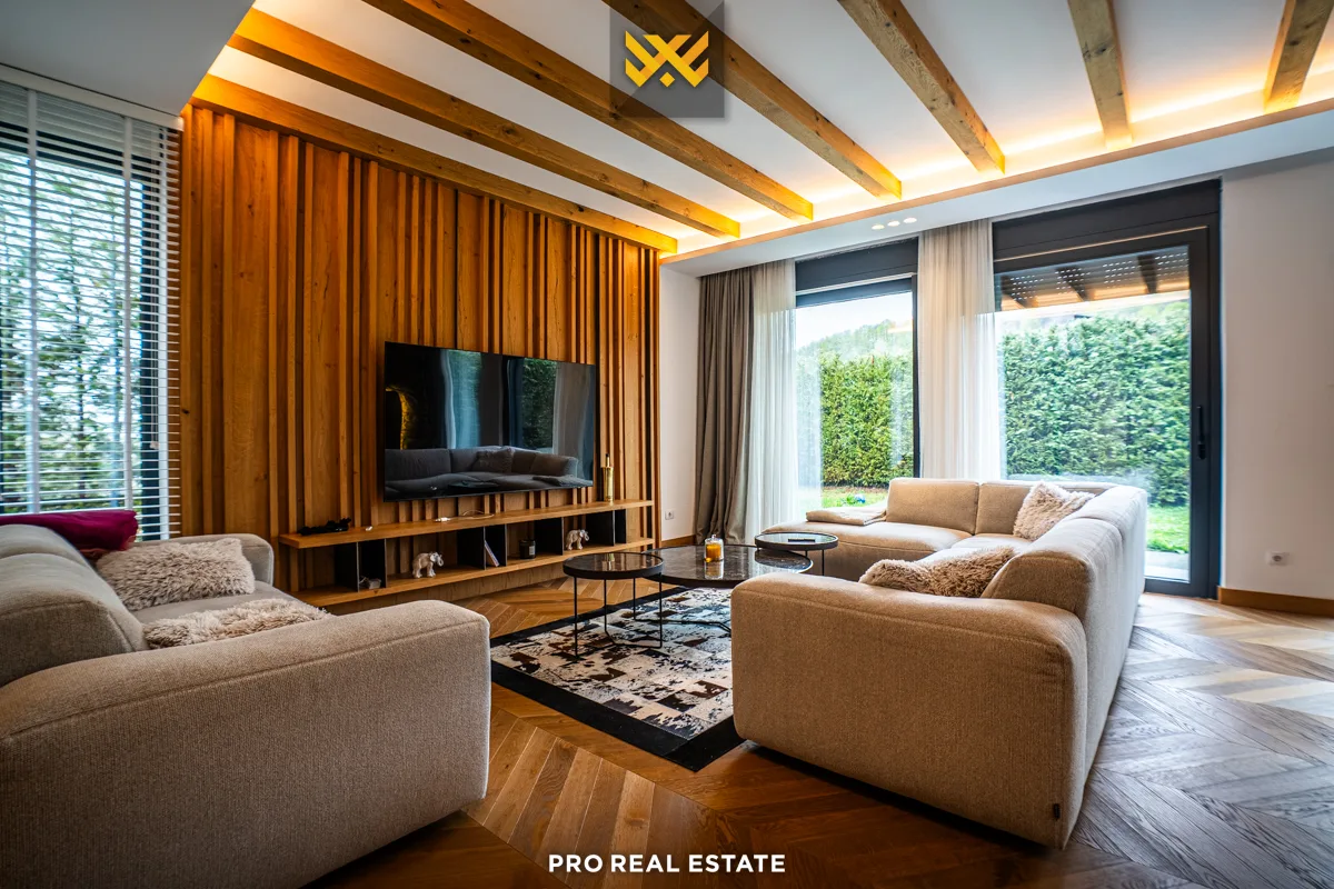 Villë 240m² për #SHITJE në Brezovicë