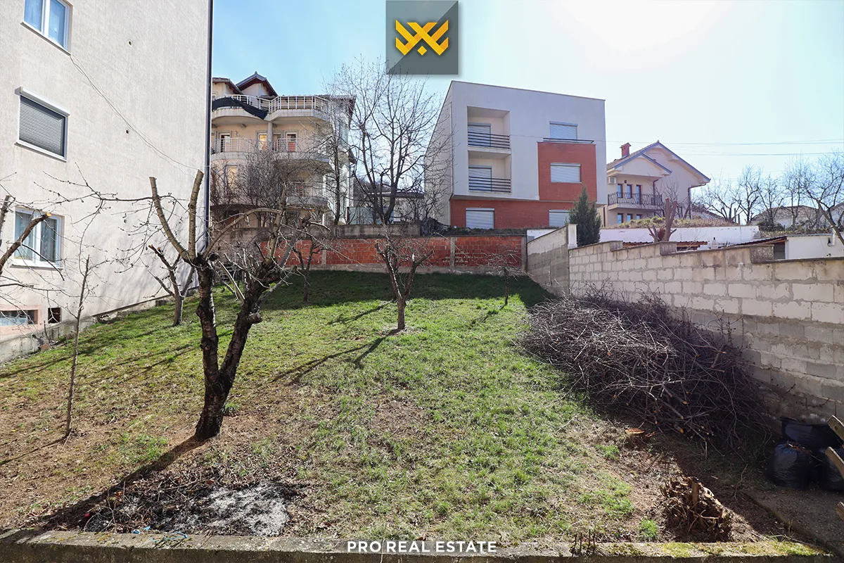 Shtëpi 500m² për #SHITJE në Tokbashqe