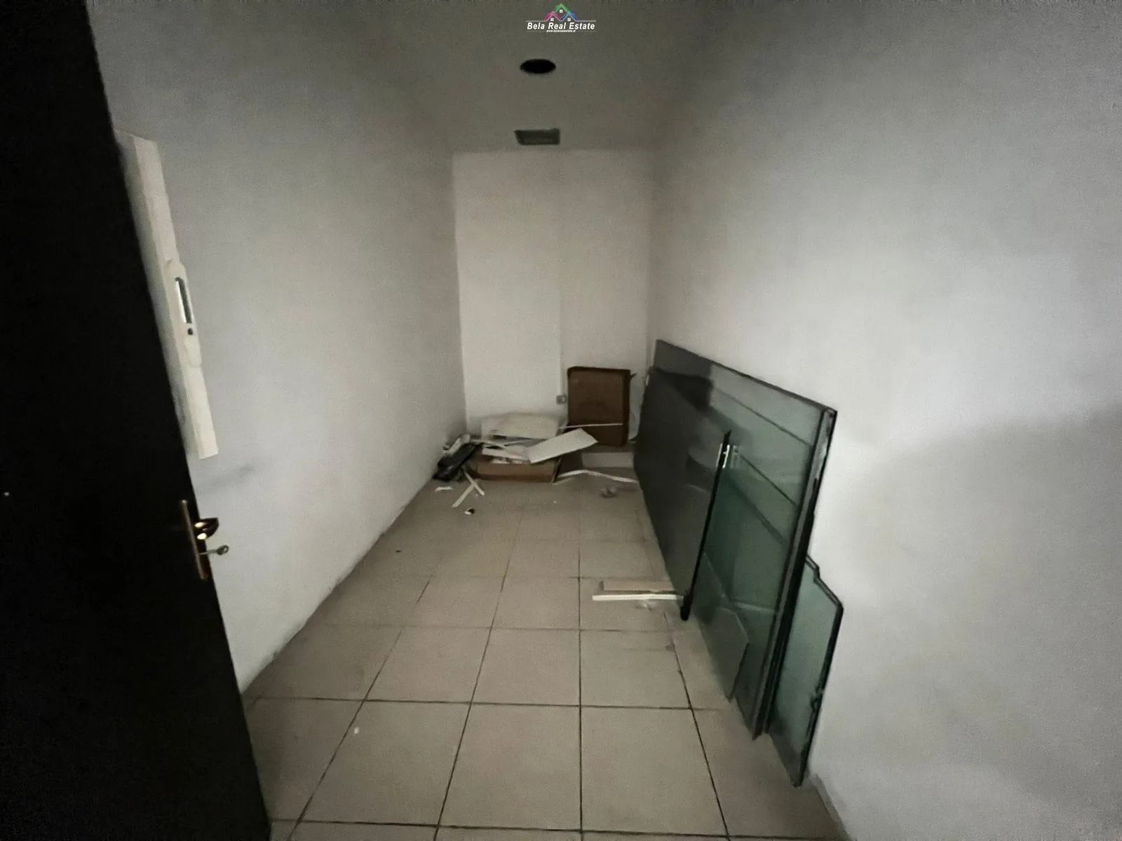 Zyre Me Qera Tek Stadiumi Dinamo (ID BZ2978) Tirane