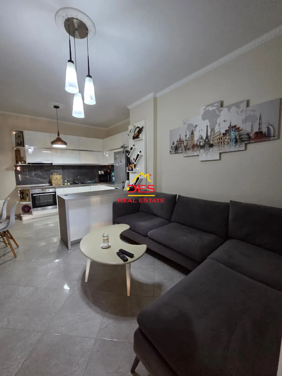 Shitet apartament 1+1 pranë bar restorant lux , vlorë.