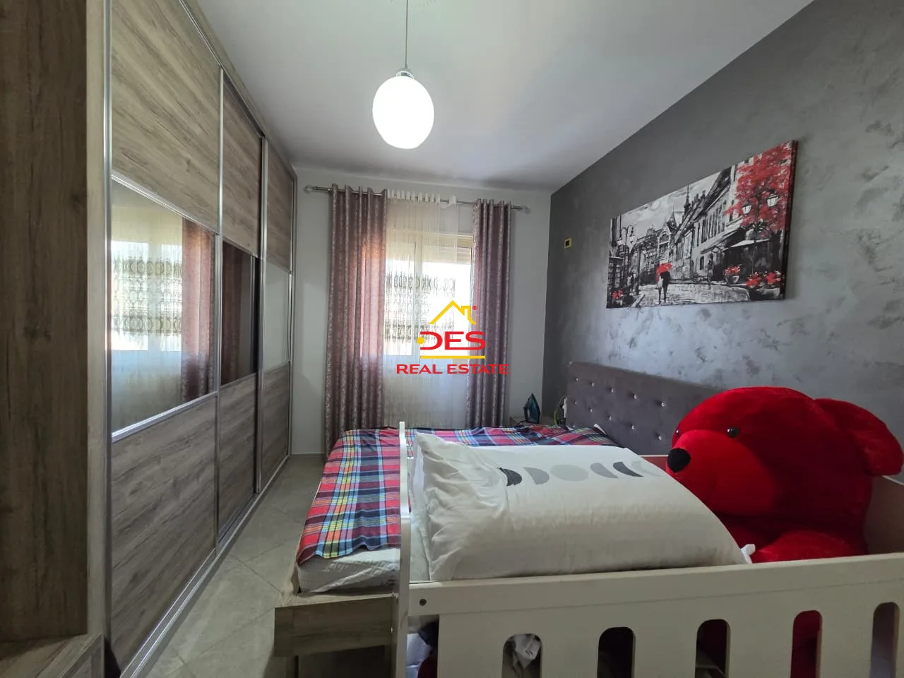 Shitet apartament 1+1 pranë bar restorant lux , vlorë.