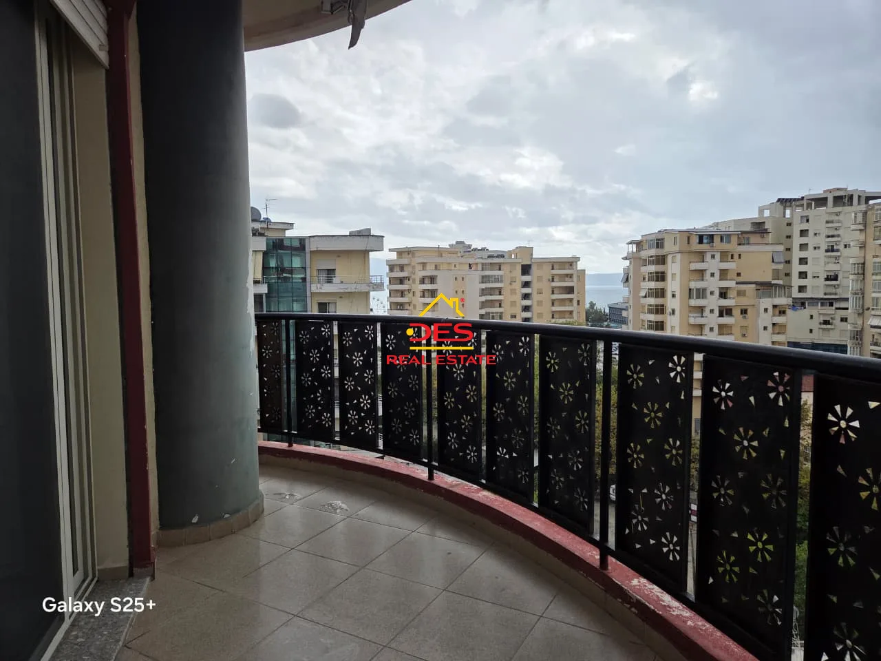 Jepet me qira apartament 2+1+2 pranë hotel partner, vlorë