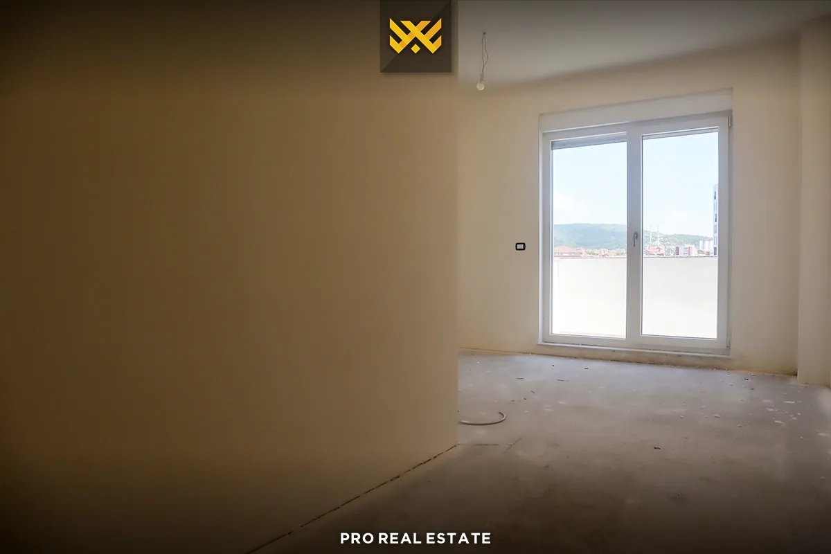 Banesë / Penthouse 157m² + 30m² për #SHITJE në Velani