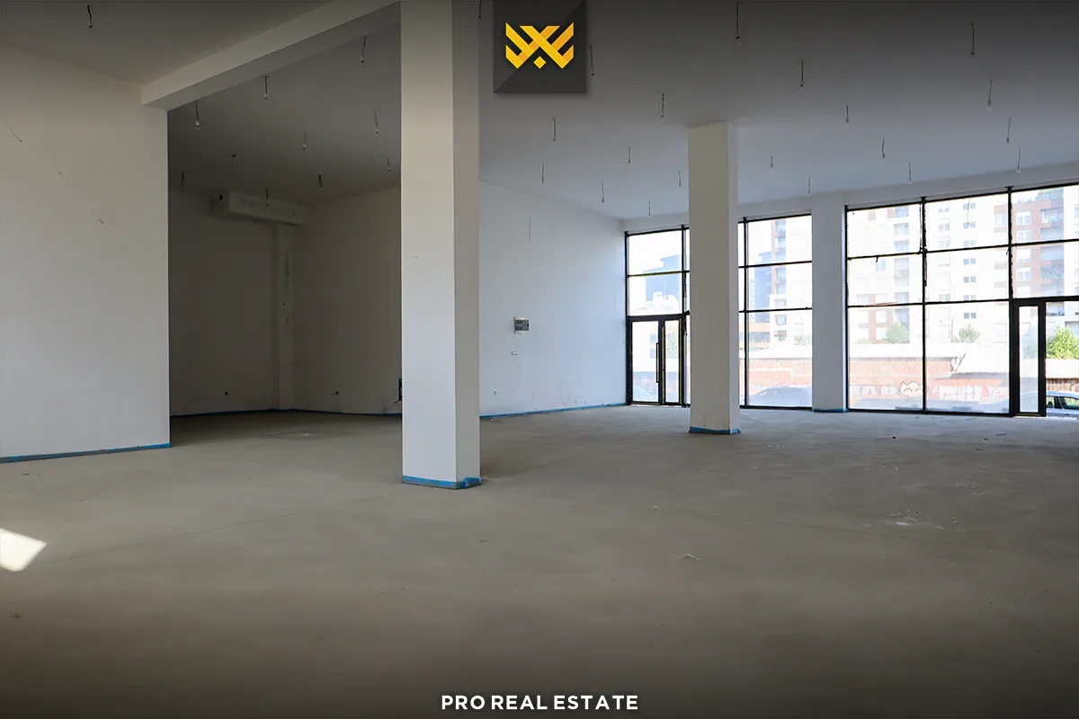 Lokal 230m² me #QIRA në Dragodan.