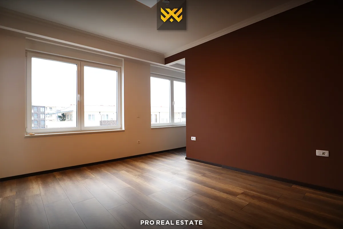 Banesë-Zyrë 141m² + 50m² me #QIRA në Dragodan.