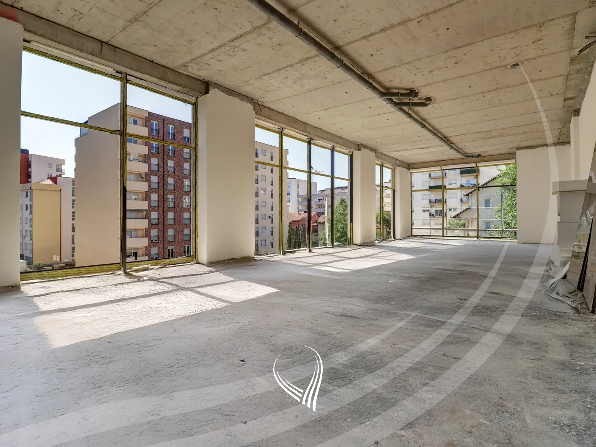 Lokal 100m2 në shitje në lagjen Mati 1