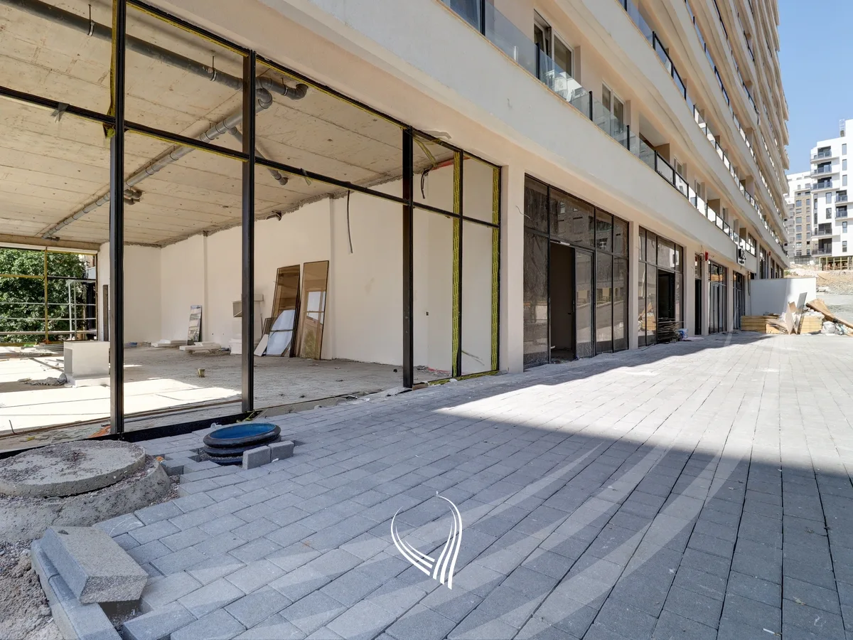 Lokal 100m2 në shitje në lagjen Mati 1