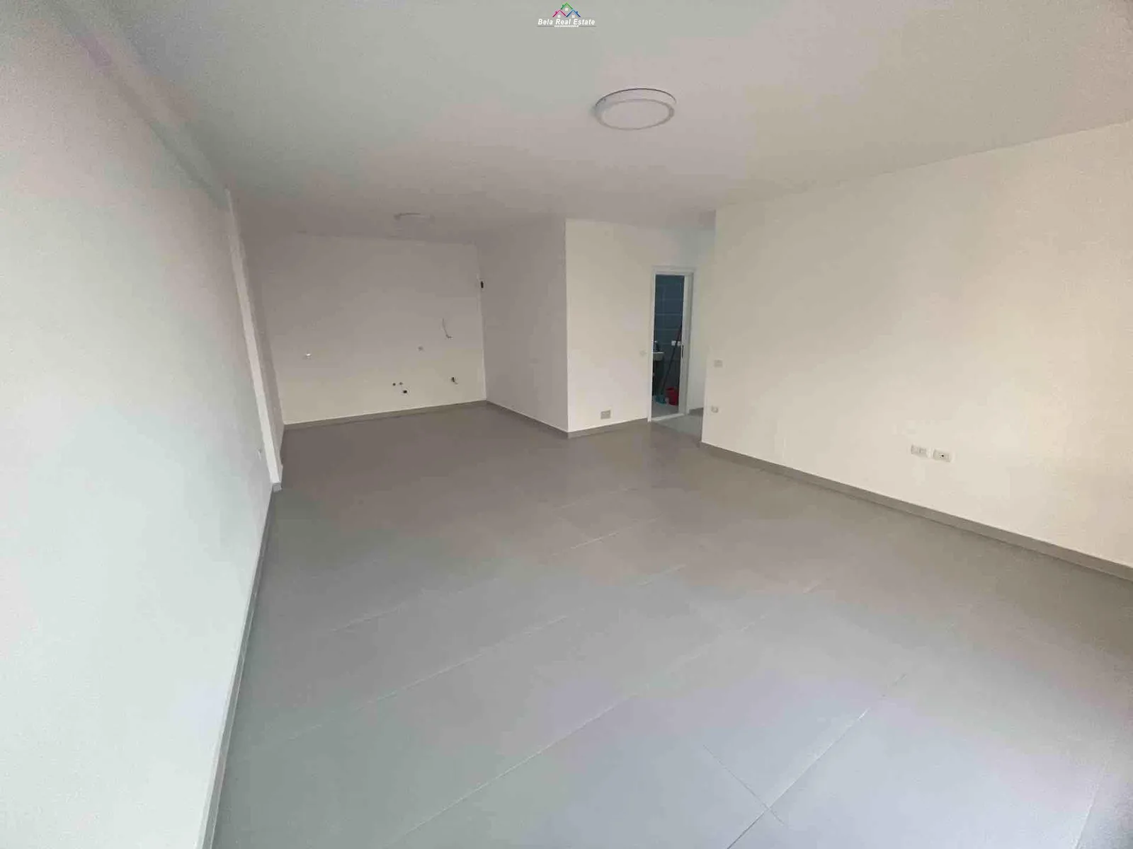 Zyre Me Qera 2+1 Tek Rruga e Dibres (ID BZ2916) Tirane
