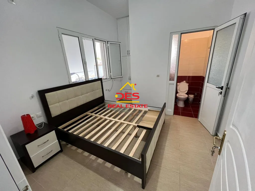 Shitet apartament 2+1+2 në qendër të qytetit sarandë