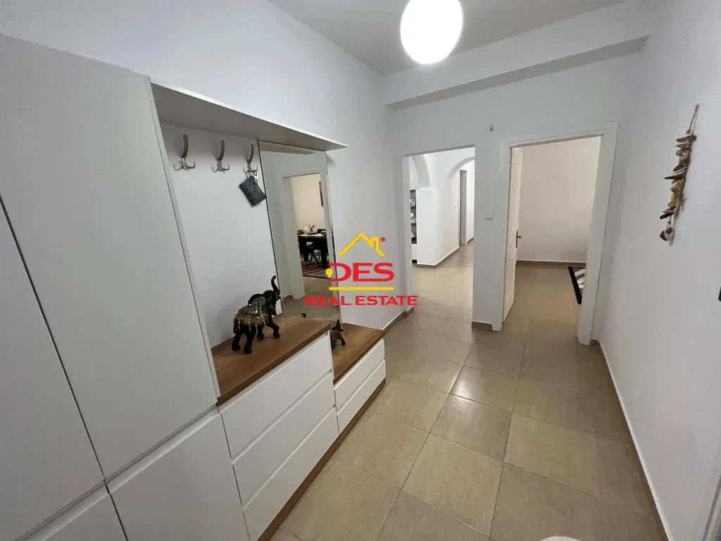 Shitet apartament 2+1+2 në qendër të qytetit sarandë