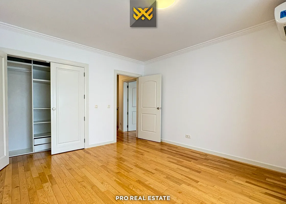 Shtëpi 264m² me #QIRA në Lagjen Fshati Ndërkombëtar