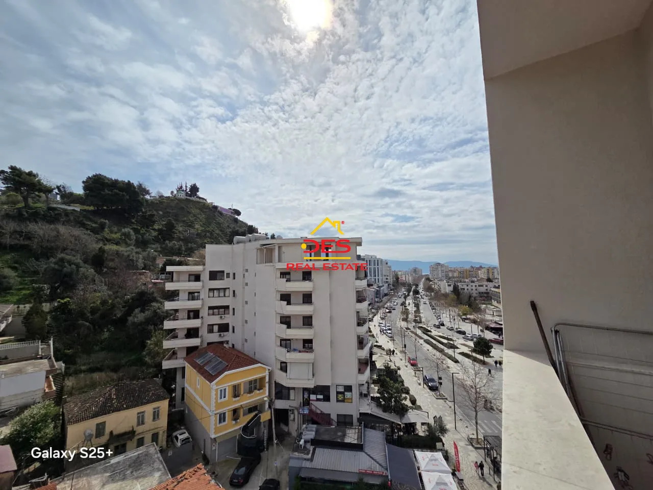 Shitet apartament 1+1 pranë sheshit të flamurit, vlorë