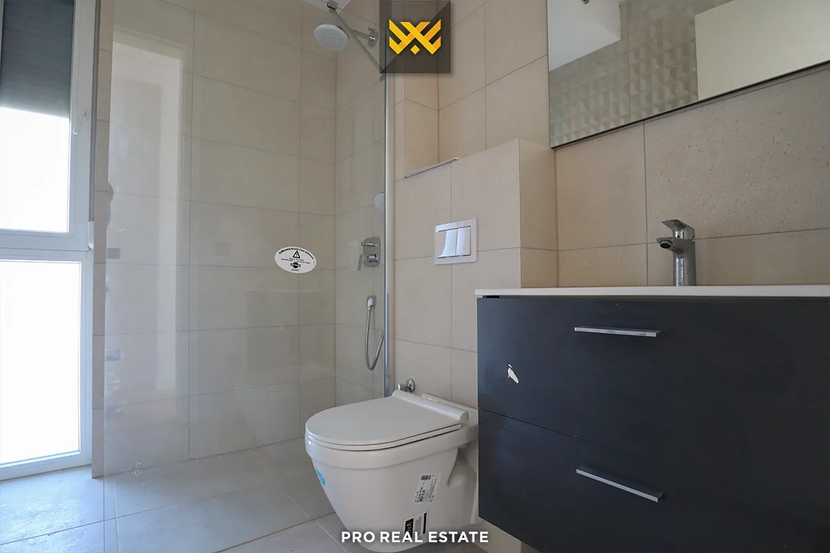 Terracier 161.80m² + 50.60m² me #QIRA në Lagjen Marigona Hill