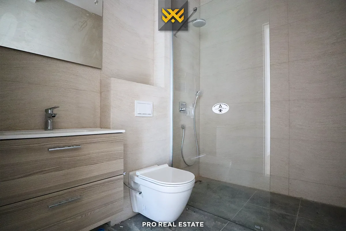 Terracier 161.80m² + 50.60m² me #QIRA në Lagjen Marigona Hill