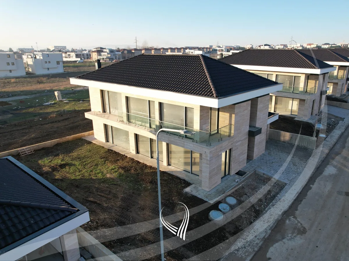 Shtëpi 452m2 në shitje ne lagjen Premiera Residence - Çagllavicë