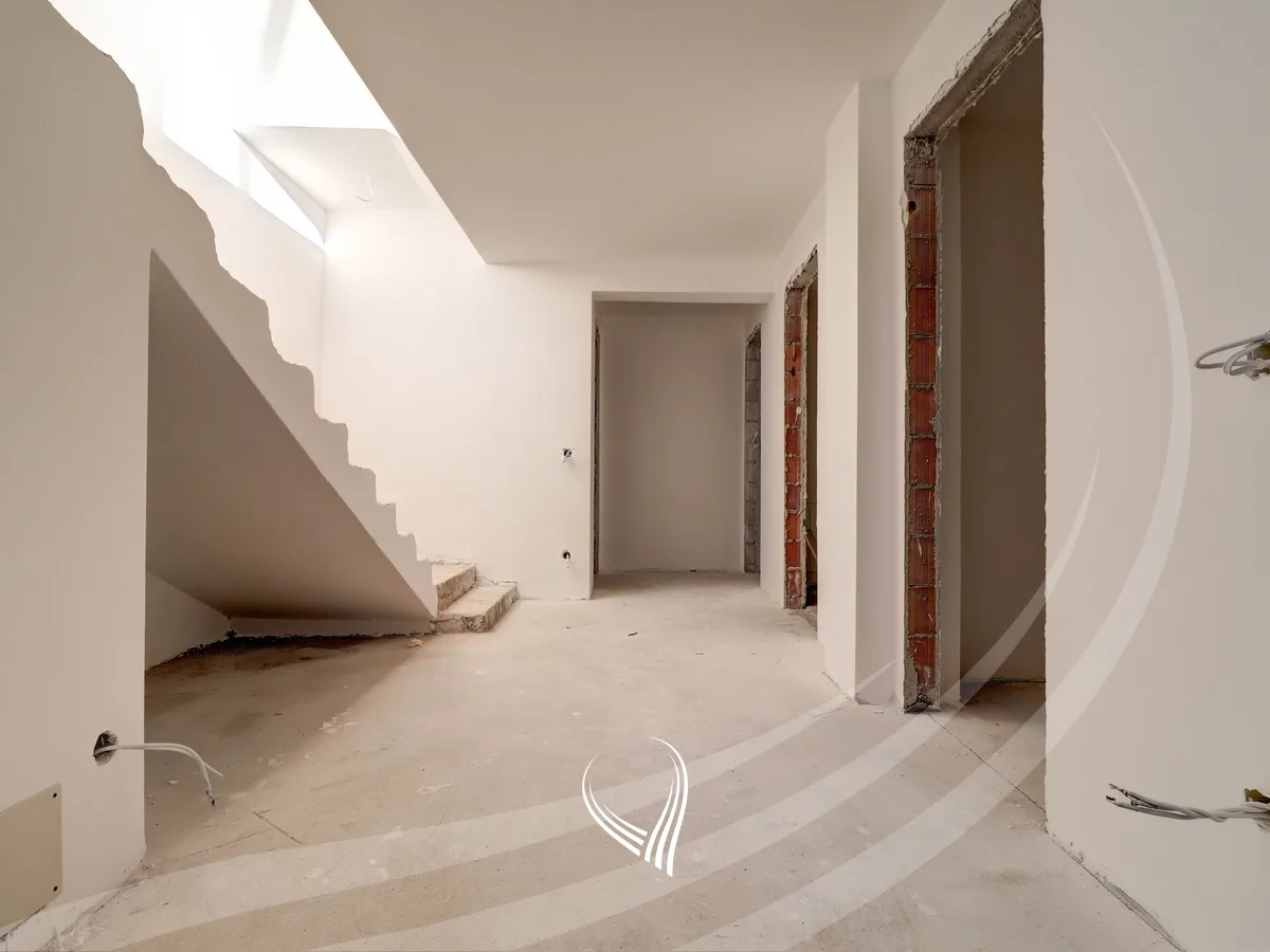 Shtëpi 452m2 në shitje ne lagjen Premiera Residence - Çagllavicë