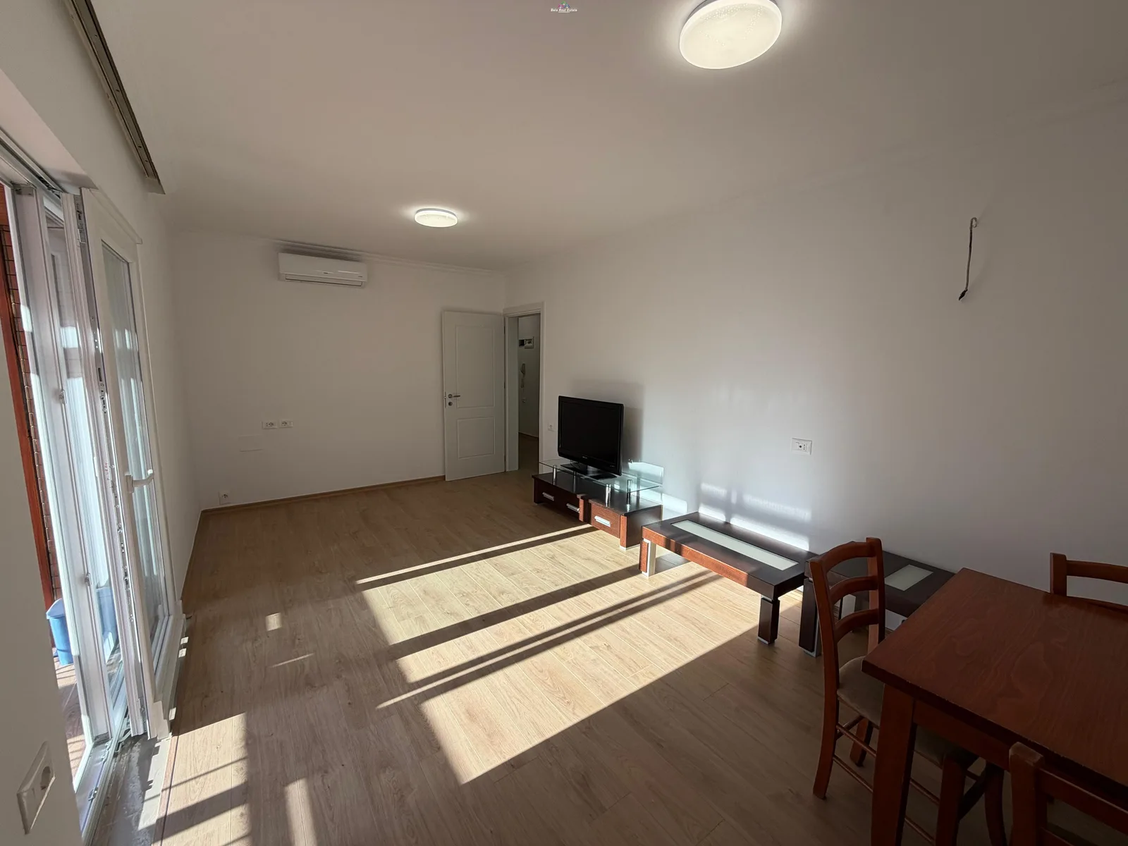 Zyre Me Qera 2+1 Ne Qender ( ID BZ2884) Tirane