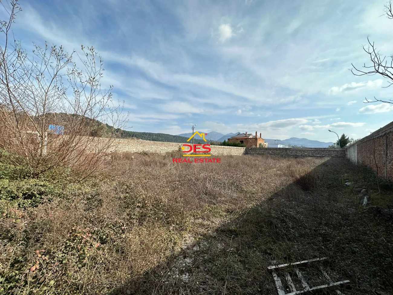 Shitet tokë truall në lagjen ‘emin matraxhiu’ , elbasan.