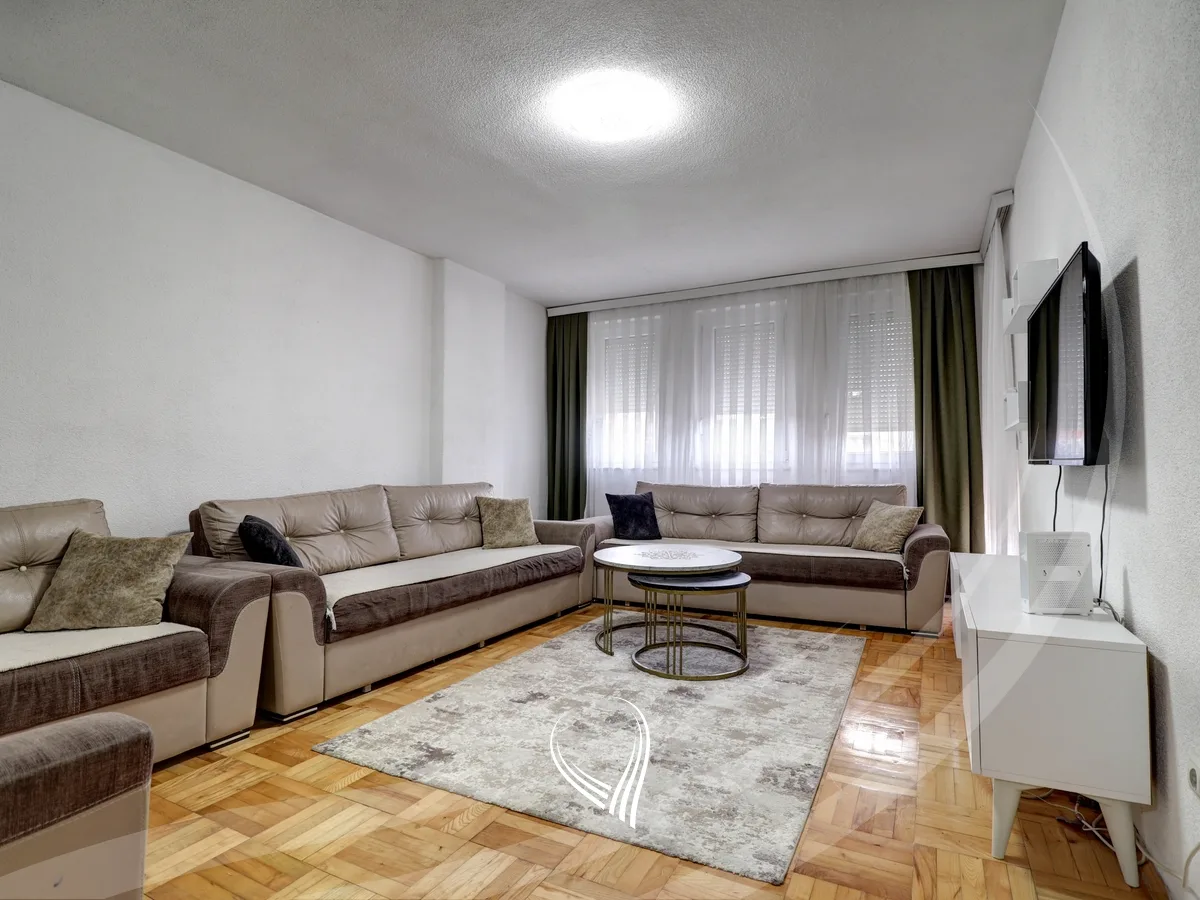 Banesë me 1 dhomë gjumi me qira në lagjen Mati 1