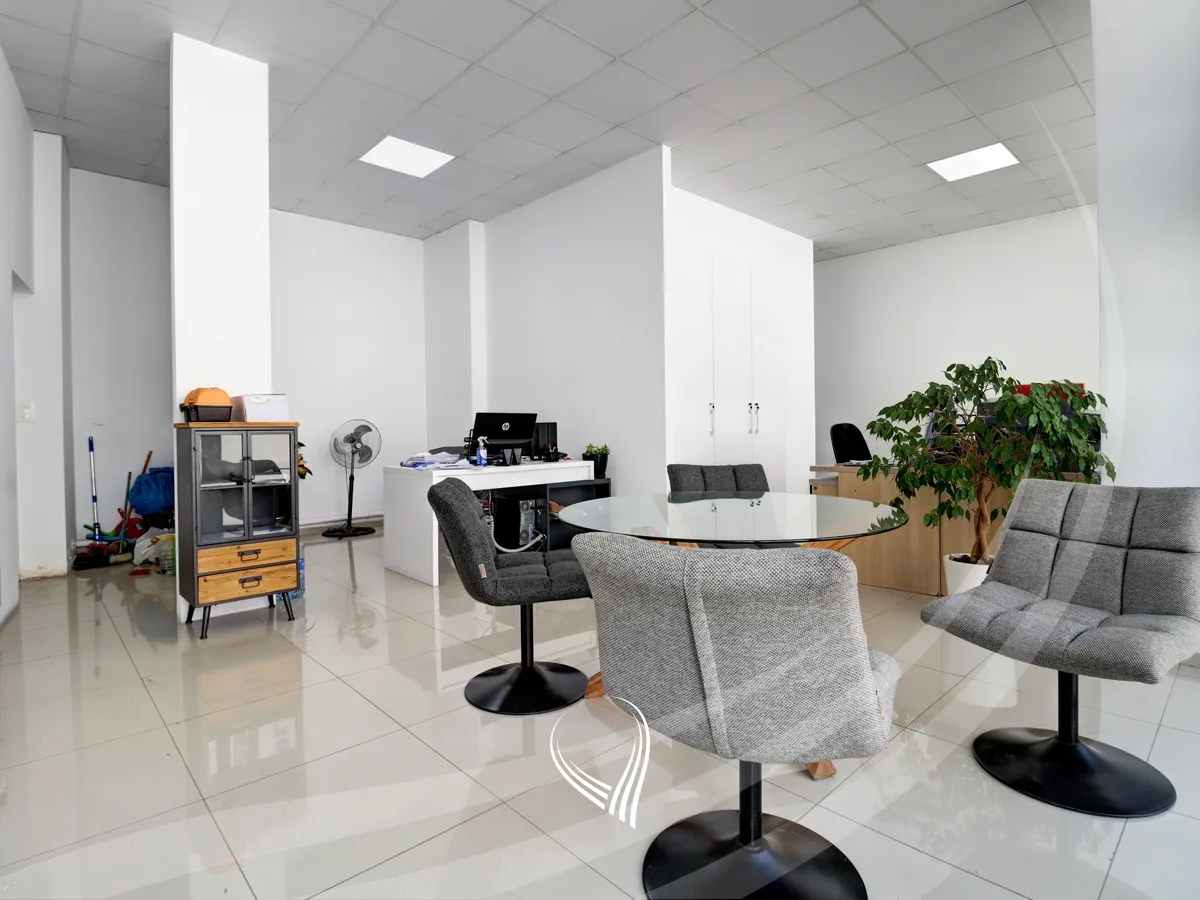 Lokal 69.46m2 në shitje në lagjen Kalabria – Emshir