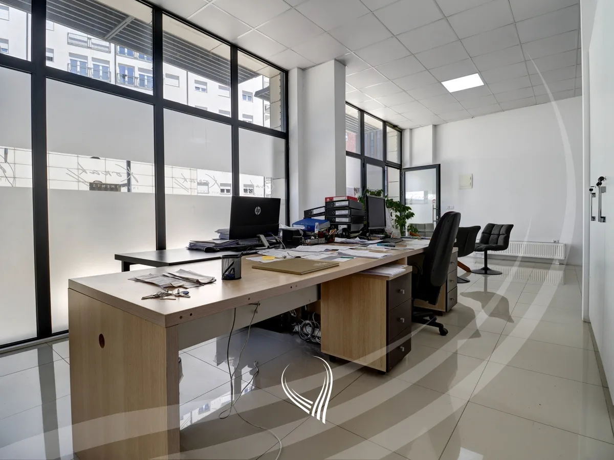 Lokal 69.46m2 në shitje në lagjen Kalabria – Emshir