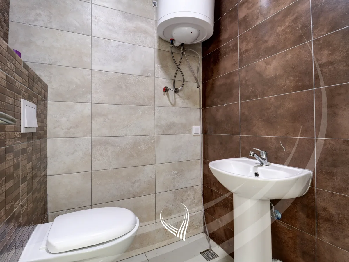 Lokal 69.46m2 në shitje në lagjen Kalabria – Emshir