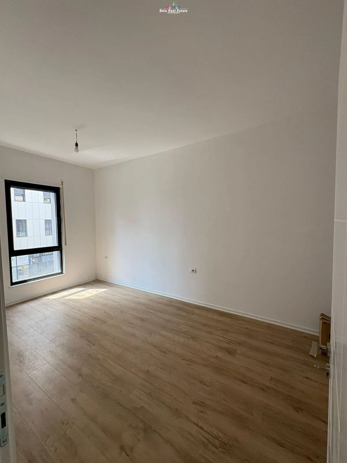 Zyre me qera 2+1 ne Porcelan (ID BZ2689) Tirane